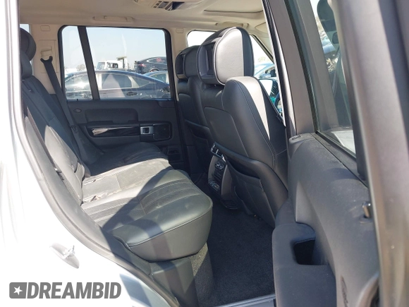 2010 Land Rover Range Rover SC z VIN SALMF1E41AA308123, wystawiony jako IAAI lot #42358785 z przebiegiem Nie podano mil oraz . Historia ofert i sprzedaży dostępna na DreamBid. Obrazek 8.