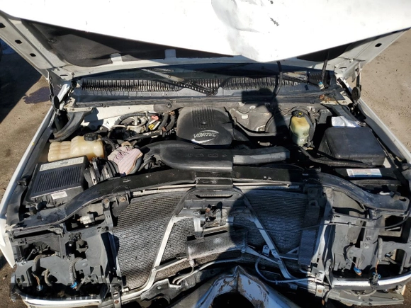 2002 GMC Yukon XL SLT with VIN 1GKEC16ZX2J121564, listed as a Copart auction lot 76110464 with 0 mi miles and Salvage Title. Bid and sale history available at carsss.com. Image 12.