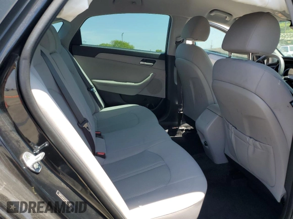 2018 Hyundai Sonata SE z VIN 5NPE24AF2JH624445, wystawiony jako Copart lot #57905695 z przebiegiem 68 785 mil mil oraz Szkoda całkowita • Salvage title. Historia ofert i sprzedaży dostępna na DreamBid. Obrazek 10.