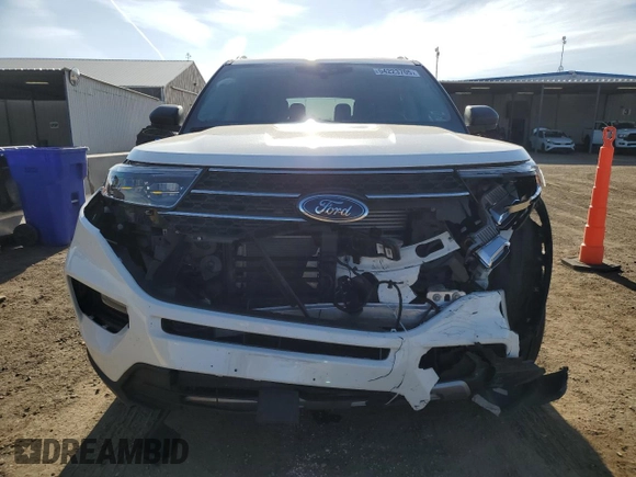 2022 Ford Explorer XLT with VIN 1FMSK8DH0NGB64957, listed as a Copart auction lot 54223705 with 18,467 mi miles and Salvage Title. Bid and sale history available at DreamBid. Image 5.
