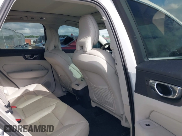 2019 Volvo XC60 Momentum with VIN LYV102RK4KB308332, listed as a IAAI auction lot 42382924 with 42,430 mi miles and . Bid and sale history available at DreamBid. Image 8.
