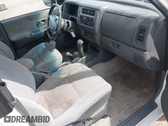 1998 Mitsubishi Montero LS z VIN JA4MT31P1WP032729, wystawiony jako IAAI lot #42040307 z przebiegiem 172 602 mil mil oraz . Historia ofert i sprzedaży dostępna na DreamBid. Obrazek 5.