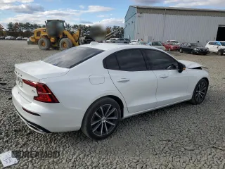 2021 Volvo S60 Momentum with VIN 7JR102FZ8MG122870, listed as a Copart auction lot 76462864 with 24,270 mi miles and Salvage Title. Bid and sale history available at carsss.com. Image 3.