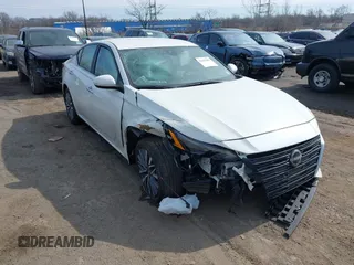 2023 Nissan Altima SV z VIN 1N4BL4DW4PN393445, wystawiony jako IAAI lot #41699499 z przebiegiem 18 292 mil mil oraz . Historia ofert i sprzedaży dostępna na DreamBid. Obrazek 1.