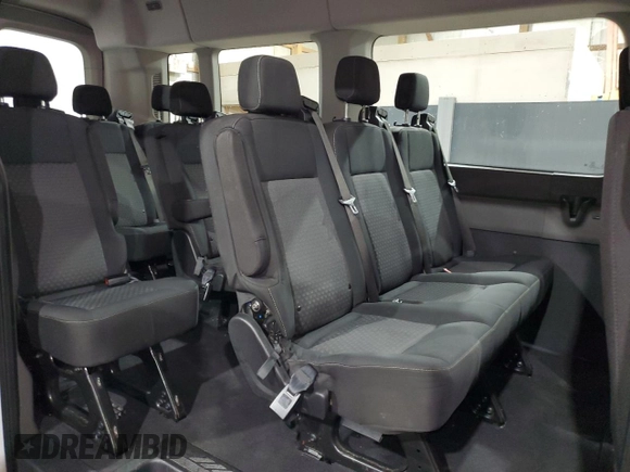2022 Ford Transit Passenger XL z VIN 1FBAX2C85NKA73815, wystawiony jako Copart lot #43721655 z przebiegiem 58 237 mil mil oraz Tytuł czysty. Historia ofert i sprzedaży dostępna na DreamBid. Obrazek 11.