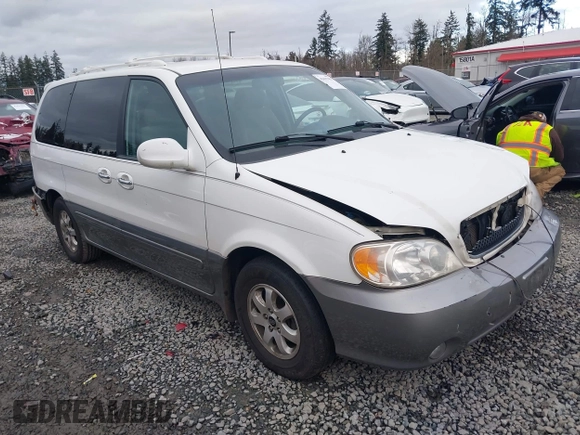 2005 Kia Sedona LX with VIN KNDUP132X56742698, listed as a IAAI auction lot 41637967 with 118,346 mi miles. Bid and sale history available at carsss.com. Image 1.
