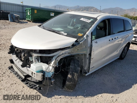 2021 Toyota Sienna XLE with VIN 5TDYRKEC8MS022838, listed as a Copart auction lot 71315344 with Not Provided miles and Salvage Title. Bid and sale history available at DreamBid. Image 1.