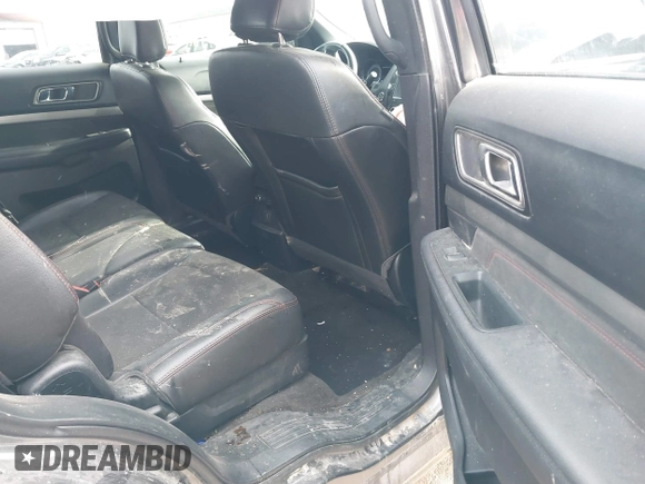2018 Ford Explorer XLT z VIN 1FM5K8D87JGA91433, wystawiony jako IAAI lot #41038180 z przebiegiem 125 351 mil mil oraz . Historia ofert i sprzedaży dostępna na DreamBid. Obrazek 8.