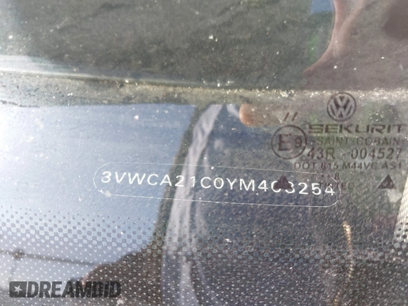 2000 Volkswagen Beetle GLS z VIN 3VWCA21C0YM403254, wystawiony jako IAAI lot #41806878 z przebiegiem 119 547 mil mil oraz . Historia ofert i sprzedaży dostępna na DreamBid. Obrazek 9.