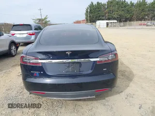 2014 Tesla Model S 60 with VIN 5YJSA1S12EFP42605, listed as a IAAI auction lot 40905031 with 68,155 mi miles and . Bid and sale history available at DreamBid. Image 16.