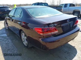 2005 Lexus ES 330 with VIN JTHBA30G455137584, listed as a IAAI auction lot 41961431 with 197,531 mi miles. Bid and sale history available at carsss.com. Image 3.