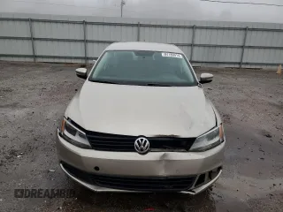 2014 Volkswagen Jetta Sedan SE with VIN 3VWD17AJ1EM262366, listed as a Copart auction lot 84189914 with 151,658 mi miles and Salvage Title. Bid and sale history available at carsss.com. Image 5.