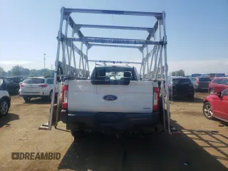 2017 Ford F-250 XL with VIN 1FTBF2A64HEB78868, listed as a Copart auction lot 72044544 with 148,215 mi miles and Salvage title. Bid and sale history available at DreamBid. Image 6.