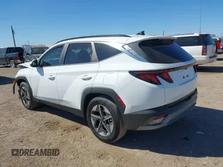 2025 Hyundai Tucson SEL z VIN 5NMJB3DE1SH467162, wystawiony jako IAAI lot #41851533 z przebiegiem 5 445 mil mil oraz . Historia ofert i sprzedaży dostępna na DreamBid. Obrazek 15.
