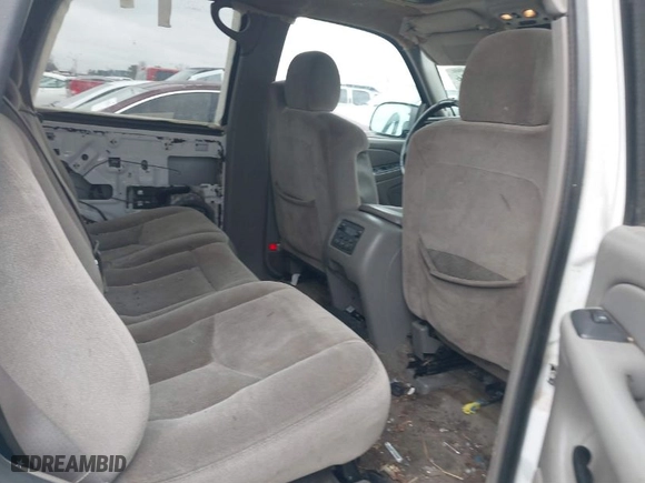 2004 GMC Yukon SLT with VIN 1GKEC13Z24R149450, listed as a IAAI auction lot 41420126 with 232,376 mi miles. Bid and sale history available at carsss.com. Image 8.