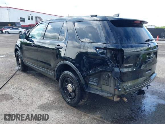 2018 Ford Police Interceptor Utility z VIN 1FM5K8AR4JGB93026, wystawiony jako IAAI lot #41975110 z przebiegiem 104 386 mil mil oraz . Historia ofert i sprzedaży dostępna na DreamBid. Obrazek 3.
