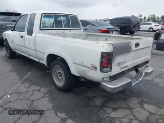 1992 Toyota Pickup DLX with VIN JT4RN93P9N5064411, listed as a IAAI auction lot 41787535 with 170,294 mi miles and . Bid and sale history available at DreamBid. Image 3.