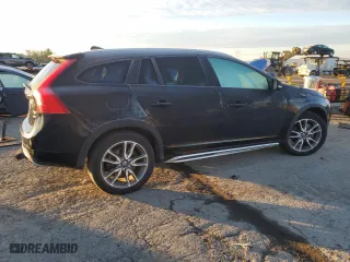 2016 Volvo V60 Cross Country T5 with VIN YV4612HK0G1012451, listed as a Copart auction lot 86317204 with 51,808 mi miles and Salvage Title. Bid and sale history available at carsss.com. Image 3.