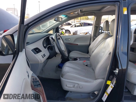 2013 Toyota Sienna XLE AAS with VIN 5TDYK3DC2DS292627, listed as a IAAI auction lot 41953059 with 186,007 mi miles and . Bid and sale history available at DreamBid. Image 5.