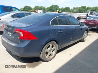 2012 Volvo S60 T5 z VIN YV1622FS5C2046841, wystawiony jako IAAI lot #42048477 z przebiegiem 231 218 mil mil oraz . Historia ofert i sprzedaży dostępna na DreamBid. Obrazek 4.