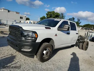 2023 Ram 3500 Tradesman with VIN 3C63RRGL6PG652013, listed as a Copart auction lot 44026575 with 46,943 mi miles and Salvage Title. Bid and sale history available at carsss.com. Image 1.