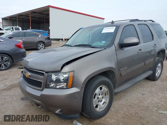 2012 Chevrolet Tahoe LS z VIN 1GNSCAE08CR323878, wystawiony jako IAAI lot #41936259 z przebiegiem 67 542 mil mil oraz . Historia ofert i sprzedaży dostępna na DreamBid. Obrazek 17.