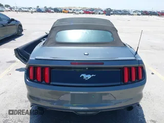 2016 Ford Mustang EcoBoost Premium z VIN 1FATP8UHXG5299412, wystawiony jako IAAI lot #42202822 z przebiegiem 121 693 mil mil oraz . Historia ofert i sprzedaży dostępna na DreamBid. Obrazek 17.