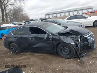 2015 Nissan Altima 2.5 S with VIN 1N4AL3AP2FN351860, listed as a IAAI auction lot 41844963 with 173,046 mi miles. Bid and sale history available at carsss.com. Image 14.