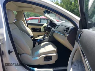 2013 Lincoln MKS z VIN 1LNHL9DK4DG611605, wystawiony jako IAAI lot #42271526 z przebiegiem 204 239 mil mil oraz . Historia ofert i sprzedaży dostępna na DreamBid. Obrazek 5.