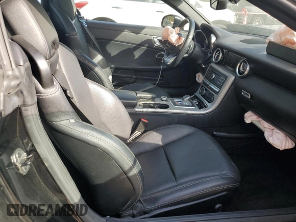2018 Mercedes-Benz SLC 300 z VIN WDDPK3JA4JF155592, wystawiony jako Copart lot #80042324 z przebiegiem 89 312 mil mil oraz Szkoda całkowita • Salvage title. Historia ofert i sprzedaży dostępna na DreamBid. Obrazek 10.