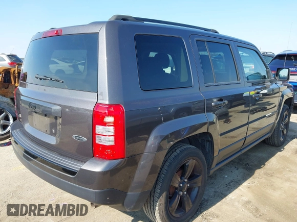 2015 Jeep Patriot Sport z VIN 1C4NJPBA7FD178720, wystawiony jako IAAI lot #41436656 z przebiegiem 83 900 mil mil oraz . Historia ofert i sprzedaży dostępna na DreamBid. Obrazek 4.