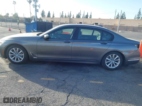 2018 BMW 7 Series 740i with VIN WBA7E2C55JB214987, listed as a IAAI auction lot 41733790 with 96,738 mi miles. Bid and sale history available at carsss.com. Image 14.