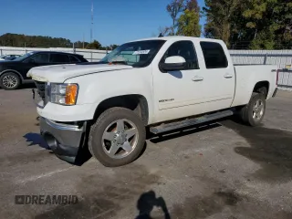 2011 GMC Sierra 2500HD SLT z VIN 1GT121C8XBF145553, wystawiony jako Copart lot #77220804 z przebiegiem 414 257 mil mil oraz Szkoda całkowita • Salvage title. Historia ofert i sprzedaży dostępna na DreamBid. Obrazek 1.