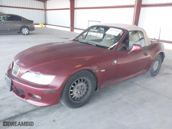 2000 BMW Z3 2.8L with VIN 4USCH3343YLF43193, listed as a IAAI auction lot 41367365 with 157,032 mi miles. Bid and sale history available at carsss.com. Image 2.