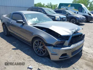 2014 Ford Mustang V6 with VIN 1ZVBP8AM8E5249044, listed as a IAAI auction lot 42646270 with 118,026 mi miles and . Bid and sale history available at DreamBid. Image 1.