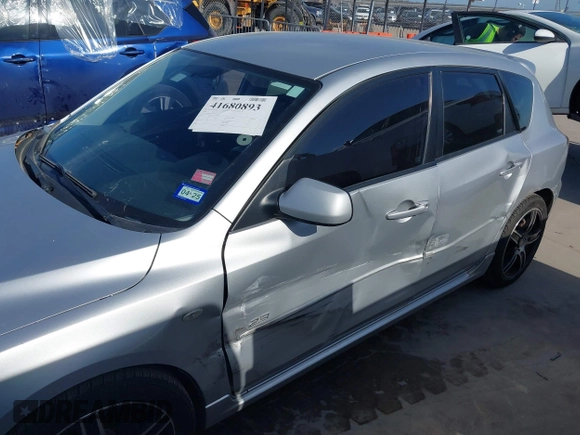 2008 Mazda Mazda3 s Sport with VIN JM1BK344181806033, listed as a IAAI auction lot 41680893 with 152,103 mi miles. Bid and sale history available at carsss.com. Image 6.