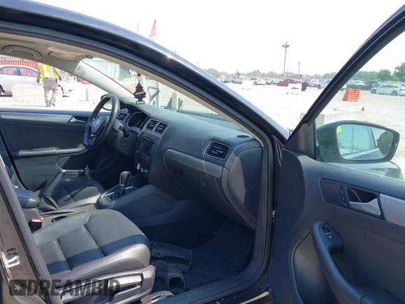 2015 Volkswagen Jetta SE с VIN 3VWD07AJ8FM302396, выставлен на аукционе IAAI как лот 42466054 с пробегом 130 356 миль миль и . История ставок и продаж доступна на DreamBid. Изображение 5.