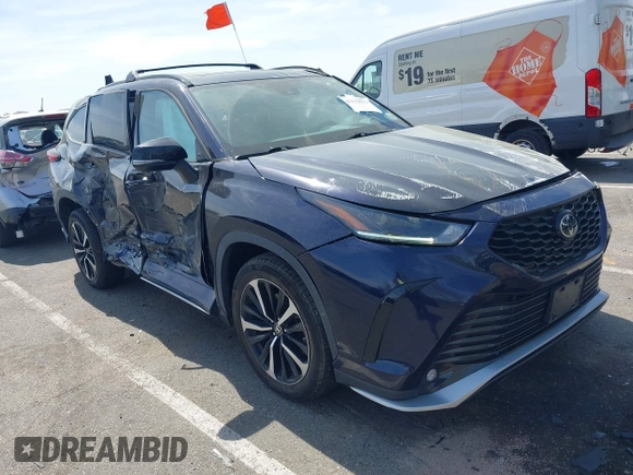 2021 Toyota Highlander XSE z VIN 5TDLZRBH6MS076951, wystawiony jako IAAI lot #42119033 z przebiegiem 52 538 mil mil oraz . Historia ofert i sprzedaży dostępna na DreamBid. Obrazek 1.