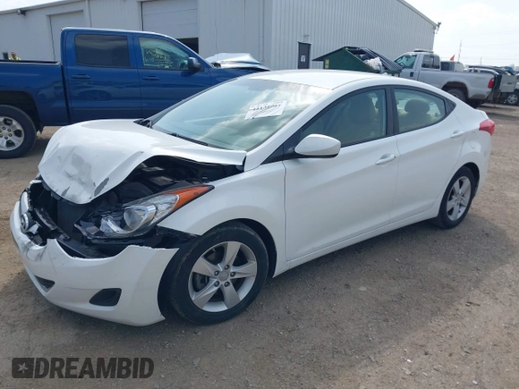 2013 Hyundai Elantra GLS z VIN 5NPDH4AE7DH328536, wystawiony jako IAAI lot #42138081 z przebiegiem 105 199 mil mil oraz . Historia ofert i sprzedaży dostępna na DreamBid. Obrazek 2.