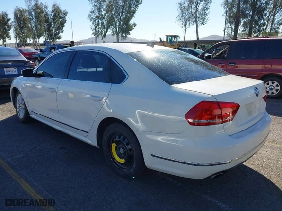 2015 Volkswagen Passat 1.8T SE w/Sunroof & Nav with VIN 1VWBT7A3XFC075648, listed as a IAAI auction lot 40808040 with 189,620 mi miles. Bid and sale history available at carsss.com. Image 3.