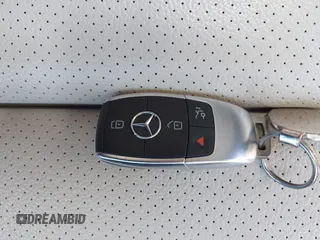 2019 Mercedes-Benz C 300 с VIN 55SWF8DB0KU311921, выставлен на аукционе IAAI как лот 41976737 с пробегом Не указан миль и . История ставок и продаж доступна на DreamBid. Изображение 11.