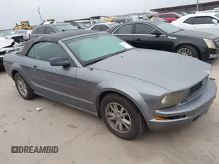 2006 Ford Mustang Standard with VIN 1ZVFT84N565190246, listed as a IAAI auction lot 41532901 with 209,885 mi miles and . Bid and sale history available at carsss.com. Image 1.