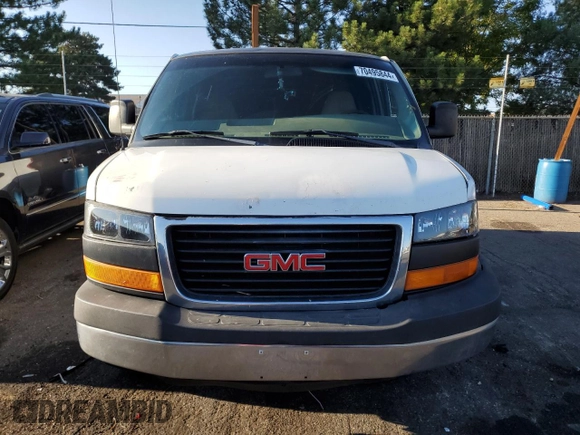 2003 GMC Savana Cargo Van with VIN 1GTGG25U031121692, listed as a Copart auction lot 70495844 with 57,614 mi miles and Salvage Title. Bid and sale history available at carsss.com. Image 5.