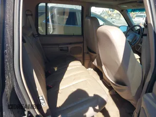 2000 Ford Explorer Eddie Bauer z VIN 1FMDU74E6YZB25124, wystawiony jako IAAI lot #41705960 z przebiegiem 204 513 mil mil oraz . Historia ofert i sprzedaży dostępna na DreamBid. Obrazek 8.