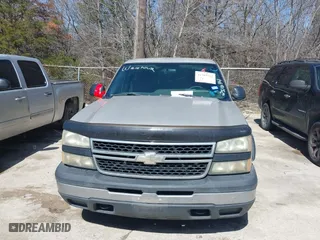 2006 Chevrolet Silverado 1500 LS with VIN 1GCEC14V06Z251694, listed as a IAAI auction lot 41703762 with 199,716 mi miles. Bid and sale history available at carsss.com. Image 6.