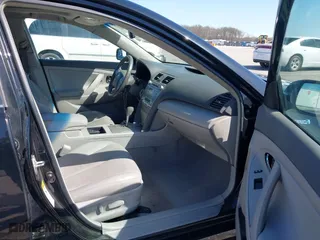 2008 Toyota Camry Hybrid with VIN 4T1BB46K28U060428, listed as a IAAI auction lot 41952234 with 212,139 mi miles. Bid and sale history available at carsss.com. Image 5.