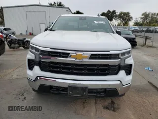 2024 Chevrolet Silverado 1500 LT with VIN 1GCUDDE83RZ304265, listed as a Copart auction lot 76372114 with 12,131 mi miles and Salvage Title. Bid and sale history available at carsss.com. Image 5.