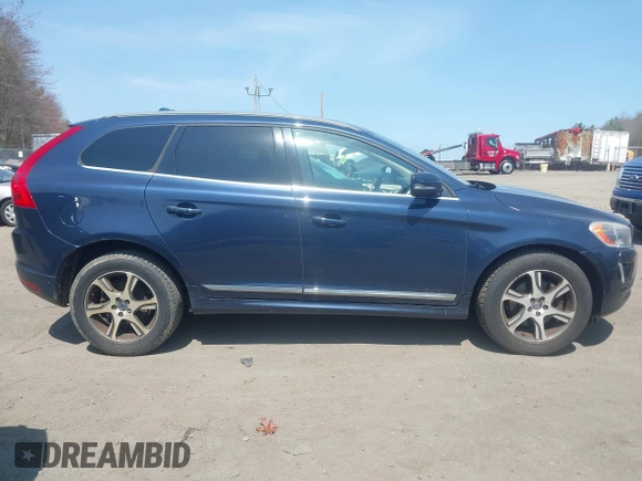 2015 Volvo XC60 T6 с VIN YV4902RK5F2762130, выставлен на аукционе IAAI как лот 42080997 с пробегом 174 623 миль миль и . История ставок и продаж доступна на DreamBid. Изображение 13.
