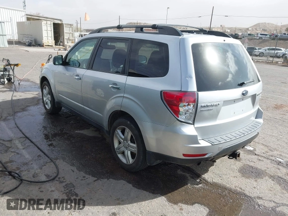 2010 Subaru Forester 2.5X Premium with VIN JF2SH6CC8AG752162, listed as a IAAI auction lot 41806171 with 179,714 mi miles. Bid and sale history available at carsss.com. Image 3.