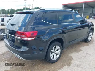 2018 Volkswagen Atlas SE z VIN 1V2KR2CA0JC575146, wystawiony jako IAAI lot #42607627 z przebiegiem 104 521 mil mil oraz . Historia ofert i sprzedaży dostępna na DreamBid. Obrazek 4.